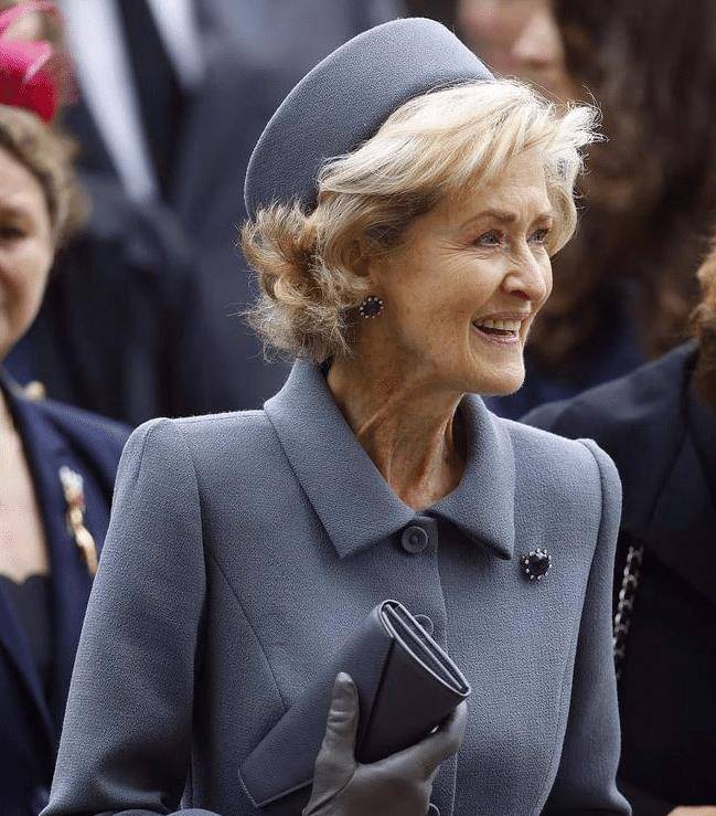 却被一名17岁少年连开6枪_伊丽莎白女王_英国_菲利普