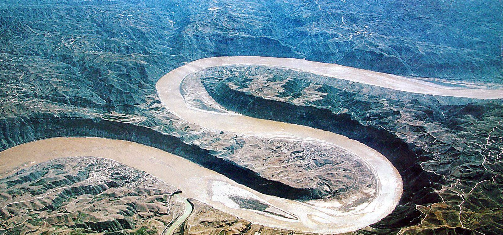 不过,有一点需要强调下,尽管长江水比黄河水多得多,但是,长江的水量