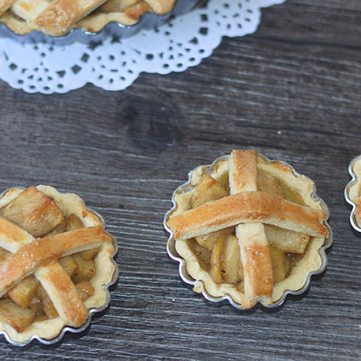 苹果派的懒人做法,不和面不油炸,外脆里软香甜可口,比卖的好吃