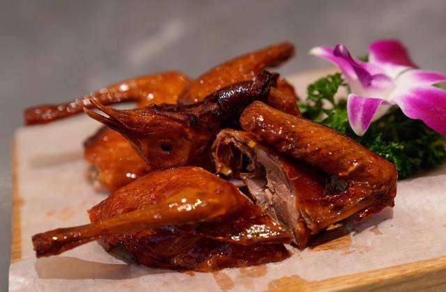 经常吃"鸽子肉"有啥用?老中医:或解决6类问题,但5种人不能吃