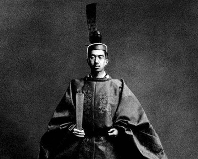 裕仁天皇的权力与抉择:揭示二战背后的真相,认识权力游戏的坑
