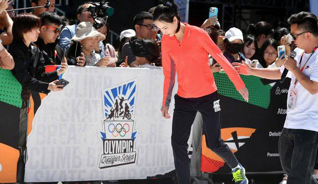 吴敏霞:中国跳水传奇,绽放恩爱光芒,收入千万身价稳坐巅峰