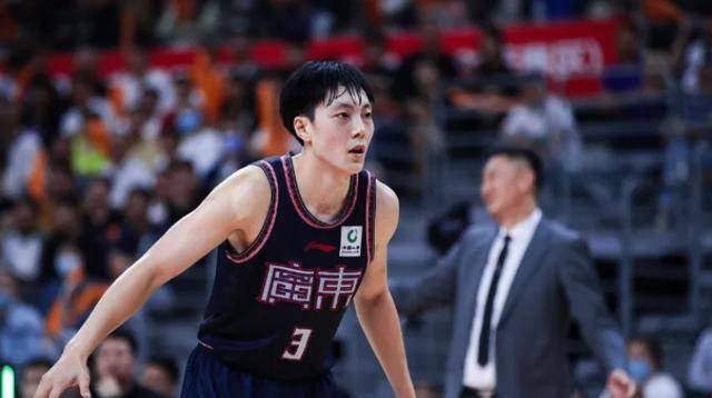 胡明轩成功签约广东宏远,开启新时代篮球旅程