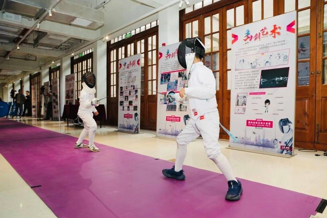 梅龙镇广场跟ta们"零距离"接触