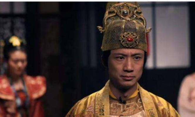 皇帝梦见被蛇咬,梦醒后砍了忠心的大臣,三月后太子起兵造反_周平_魏勇