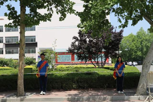 10余所"双一流"高校组团到山东省济北中学开展招生宣传活动