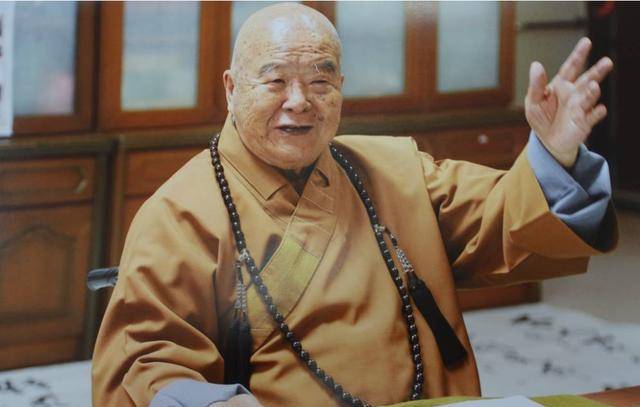 星云法师早年赴台入狱,晚年受病痛折磨辞世,死前留遗言警示