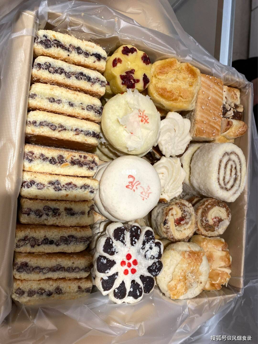 作为哈尔滨正阳楼的名产,松仁小肚是一种香肠类食品,但不同于一般香肠