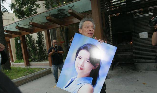 人死后遗像可不能乱放,需按三不四要摆放,否则可能对家人不利_遗照