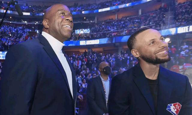 nba库里母亲与魔术师约会曝光:幸福追求