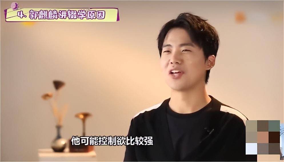 于是在初中毕业之后,郭麒麟就提出了辍学,然后正式登上了德云社的舞台