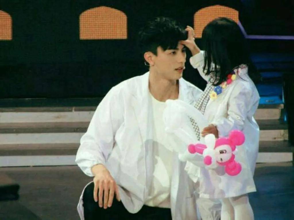 这个叔圈终究还是让刘畅闯进去了