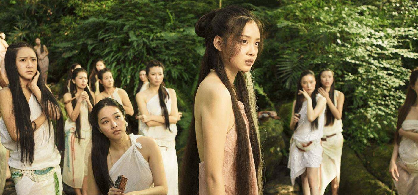 女儿国的制度,跟电视剧里演的基本一样,是女子担任国王.