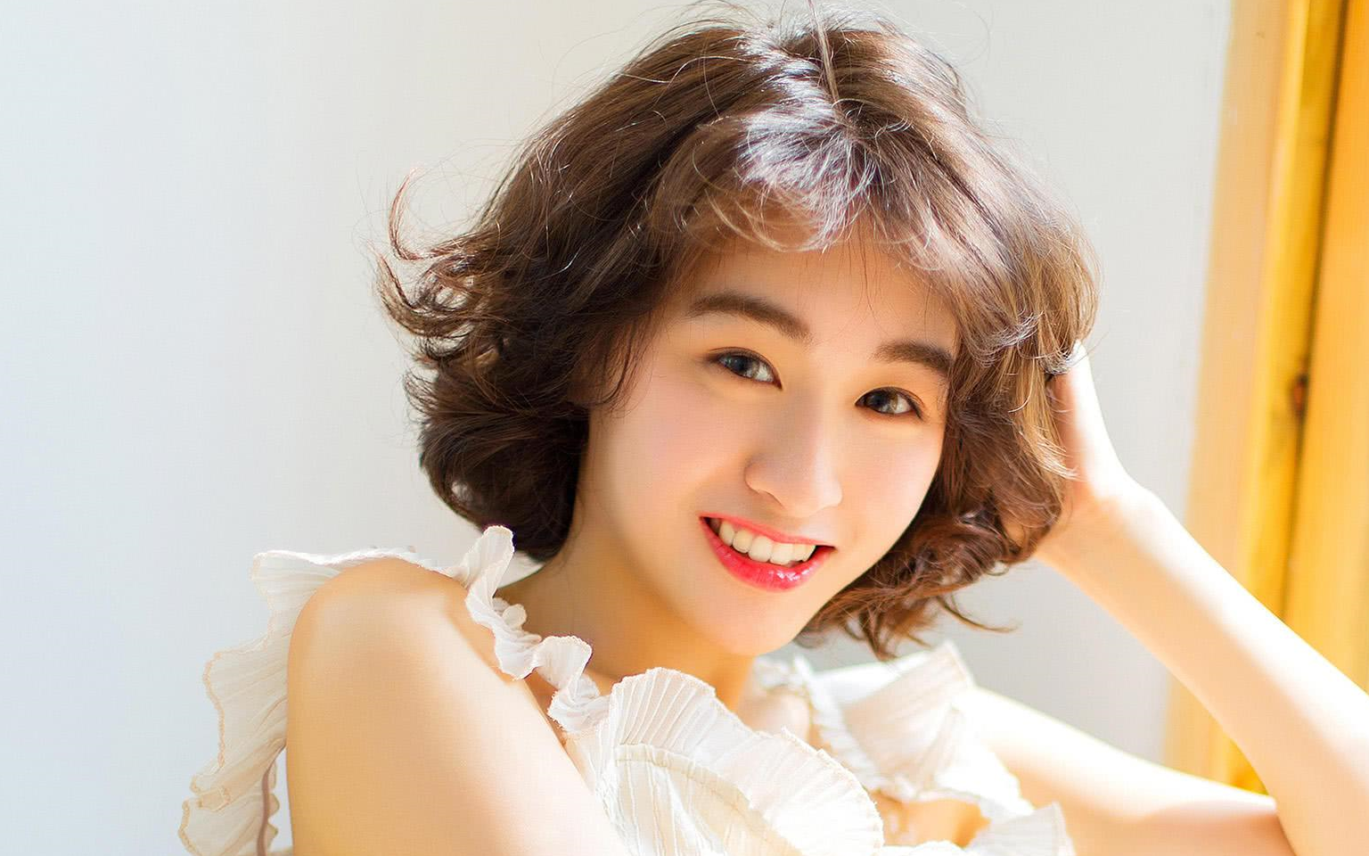 的,在六月上旬的时候准时出现在你的身边,生活里的枯燥和乏味烟消云散