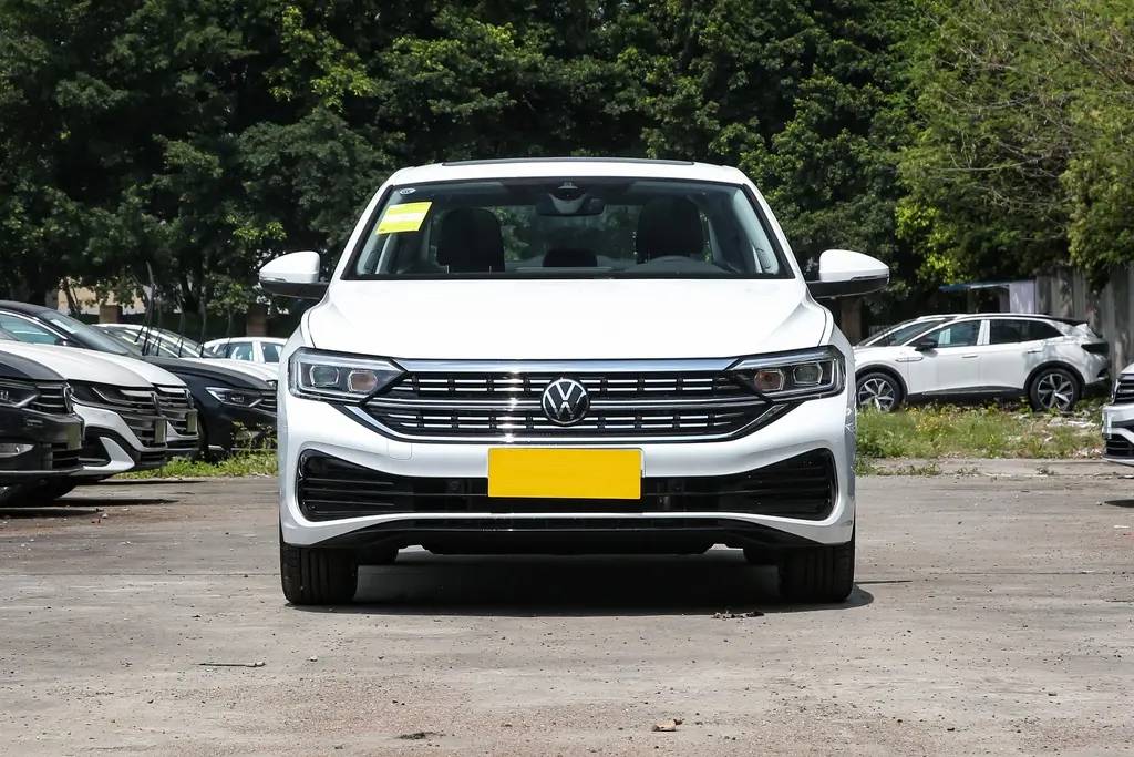 4月份紧凑型轿车销量top10解读,国产占6席,秦plus dm-i夺得销冠