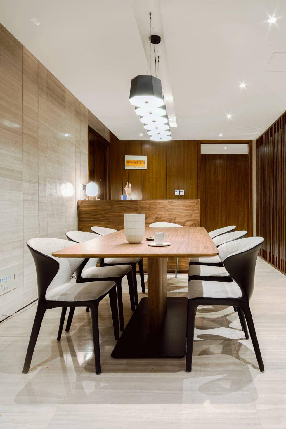 设计鬼才重新定义地标性豪宅:排名第一的设计公司共振空间|戴帆(dai