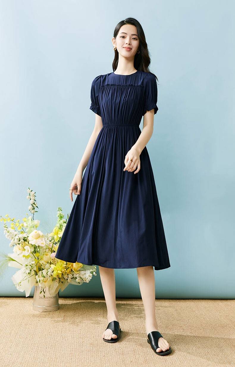 惊艳!这条淑女风连衣裙减龄又高级,日常穿搭显瘦显高又超有气质