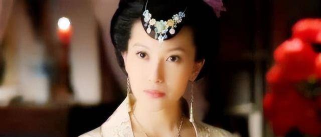 终归是比不上路边的野花香,刘辉按捺不住自己的性子,还是和兰陵公主