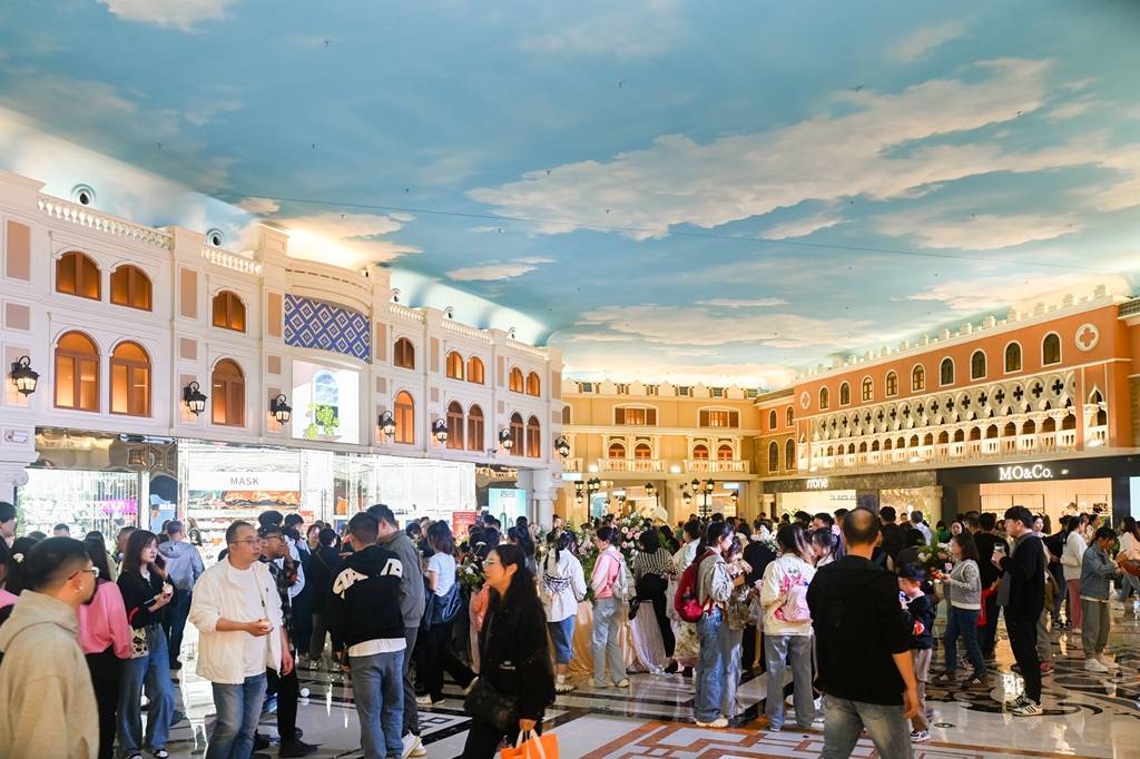 "5月19日,在刚开业的国贸ccpark,前来购物的消费者王竹说.