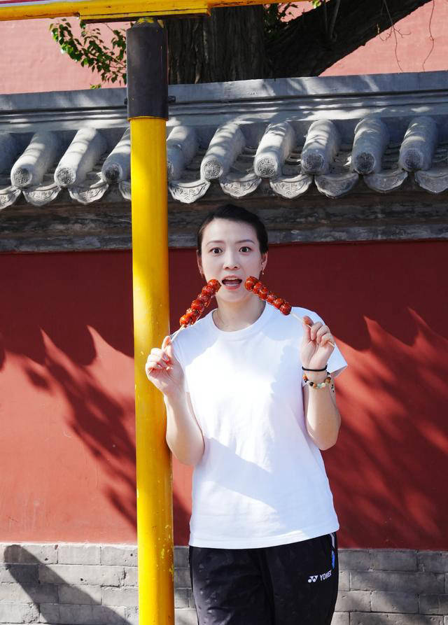 羽毛球世界冠军黄雅琼与队友刘雨辰甜蜜合照确认恋情