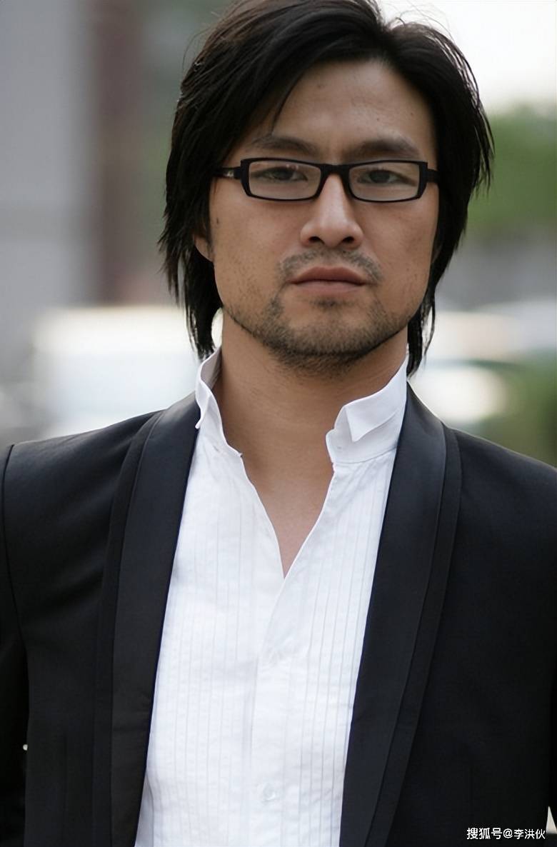 三婚天注定,七婚靠打拼,汪峰的成功离不开背后这些人