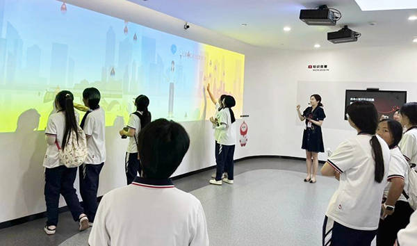 一技在手,一生无忧——成都铁路卫生学校开展职业教育周活动