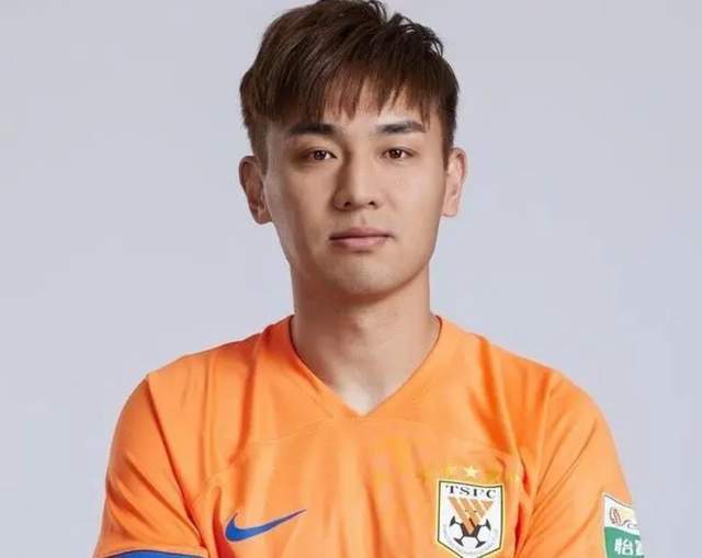 媒体人:国足不用吴兴涵有点可惜,他是中国边前卫里数一数二的