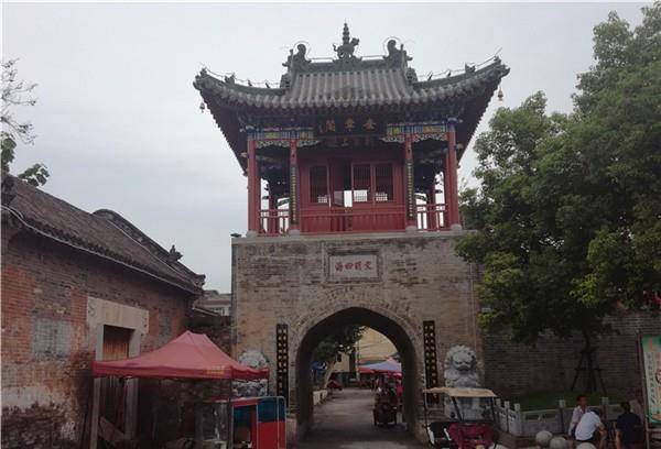 小时候,很喜欢饮南阳自产的老牌啤酒"南阳关"可惜现在不复存在了.