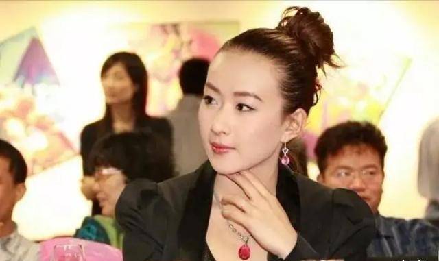 85后美女富豪新晋上榜,22岁坐拥百亿身家,如今运营7千亿公司