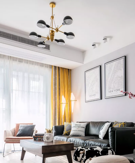 我家的北欧风格比较带一点混搭,家具我们选择的都是一些深颜色的,因为