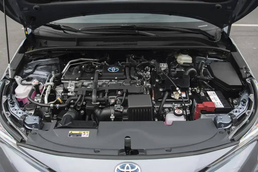 在安全性方面,除了最低配车型外,其余均配备了丰田全新一代t-pilot