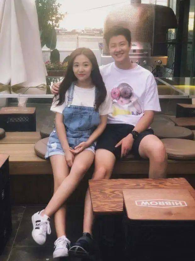 她童装蘑菇头仍显老,女儿和爸共用一张脸_刘纯_一代_规律