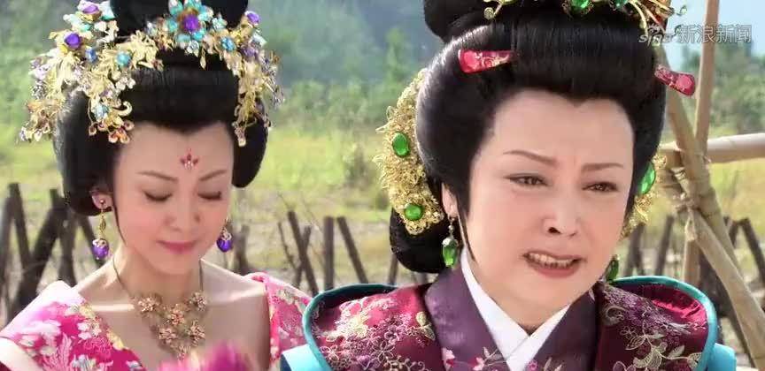 但按照电视剧中的情节来看,则完全将王宝钏演化成了一个神:她拒绝母亲