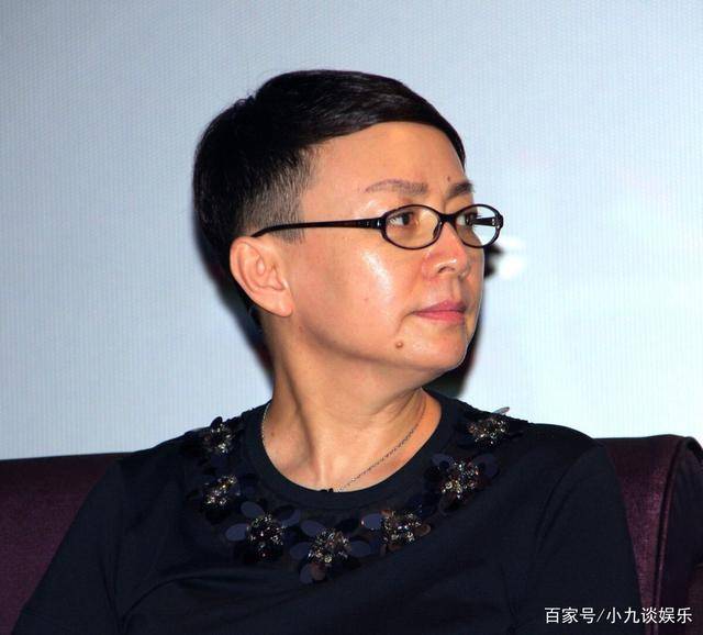 60岁倪大红近照,隐瞒了31年的老婆,原来是我们熟悉的她_倪炜_演艺