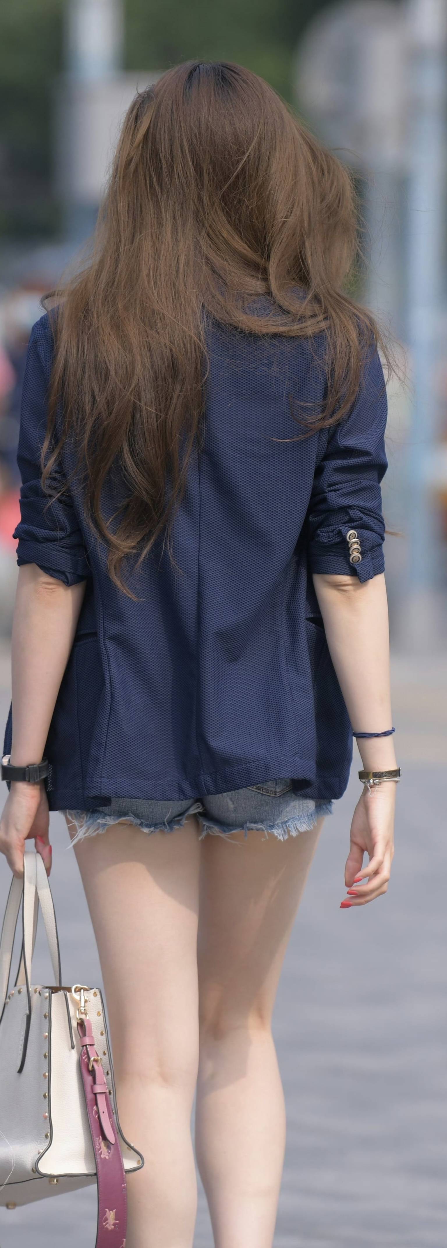 美腿女神,时尚魅力十足!