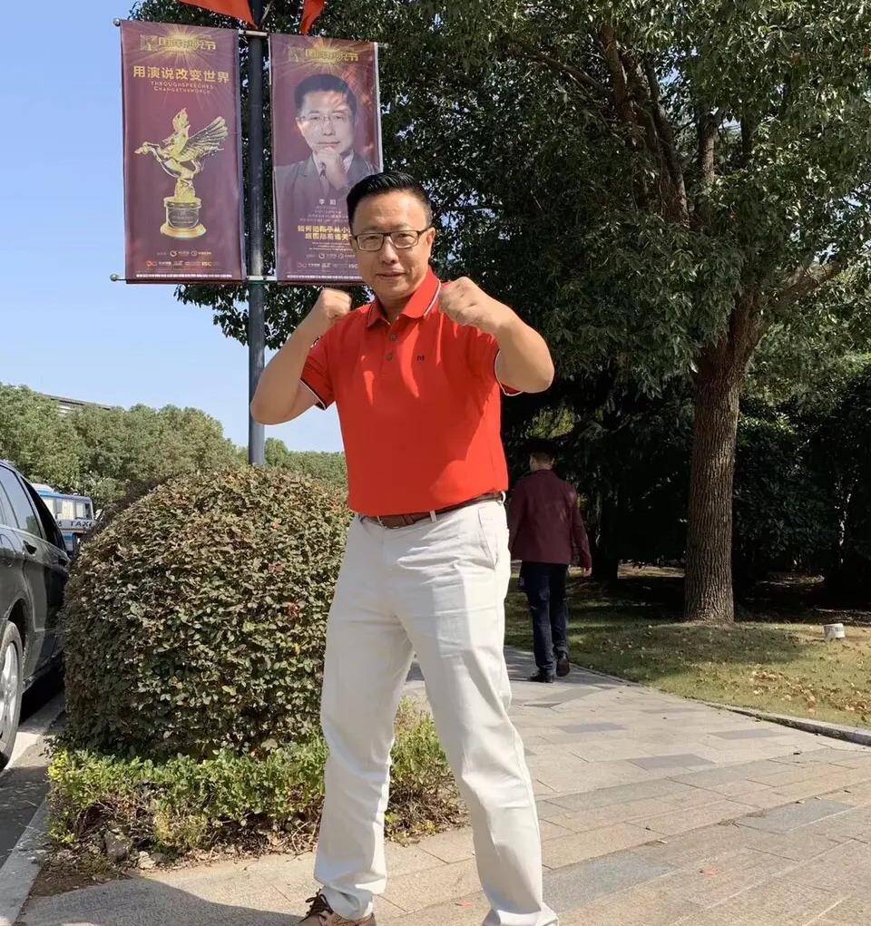 "家暴男"李阳近照曝光,身材发福,没有了当年"疯狂"的风采_英语_事业