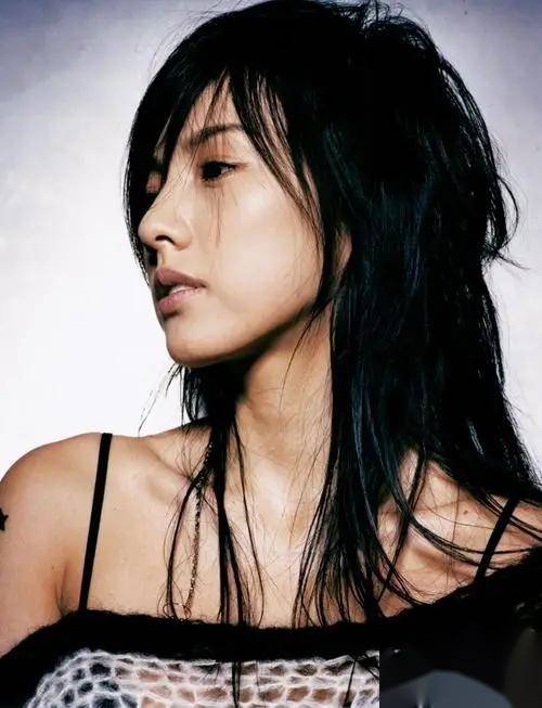 这谁顶得住!南韩女神李孝利,美貌与才华并存的写真赏