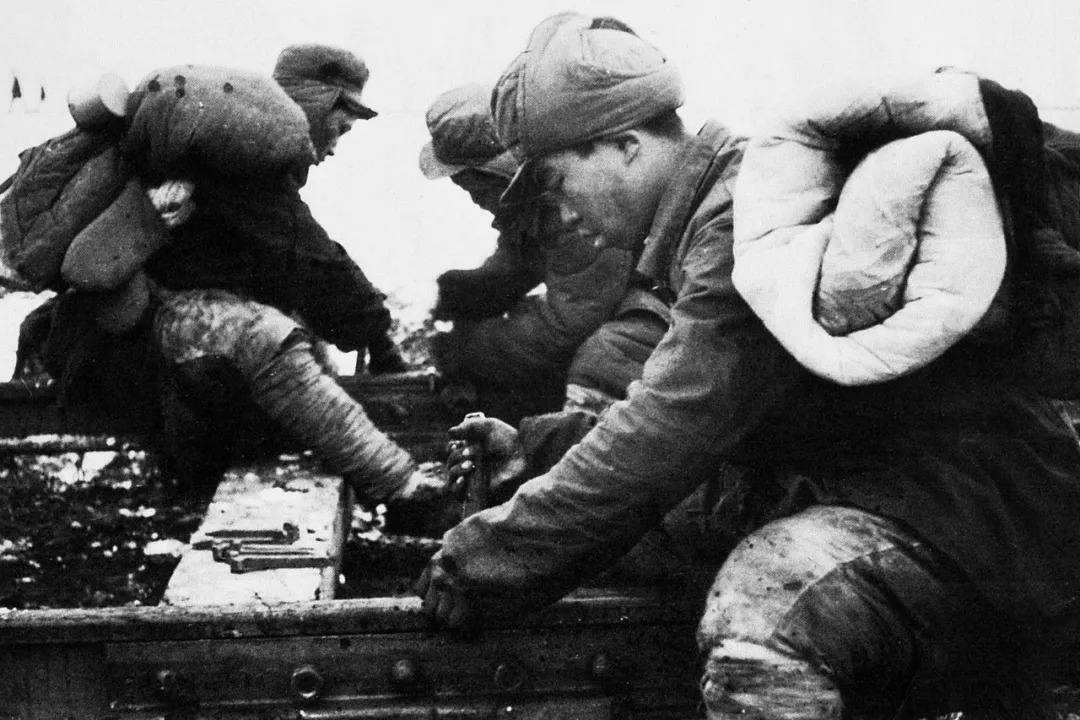 1947年9月,东北民主联军新组建了四个纵队,军事主官是谁?