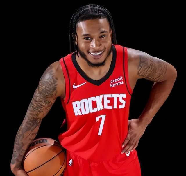 名宿点评火箭现状:年轻前锋成长受阻,主控遭质疑困境_惠特摩尔_卡姆