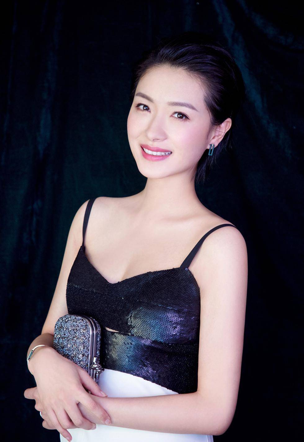 她是最干净的女星,因拒绝导演无理要求被封,如今凭实力走红_万茜_国际