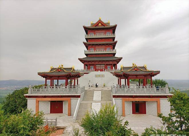 鸡东县县直公立医院高层次专业技术人才和急需紧缺人才引进11人