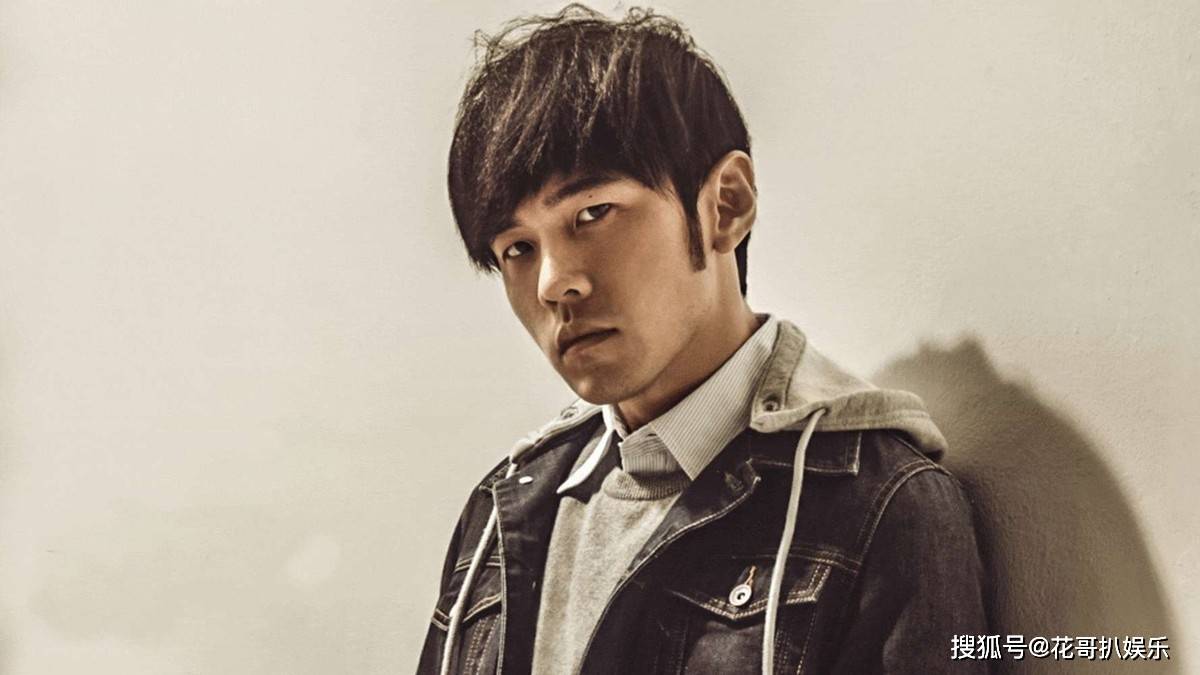 周杰伦未转发统一文案,只发一张图配文"勿扰模式",立场遭质疑