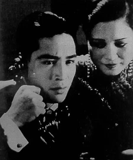 "电影皇帝"金焰,先后迎娶两位影后,晚年卧病20年妻子不离不弃