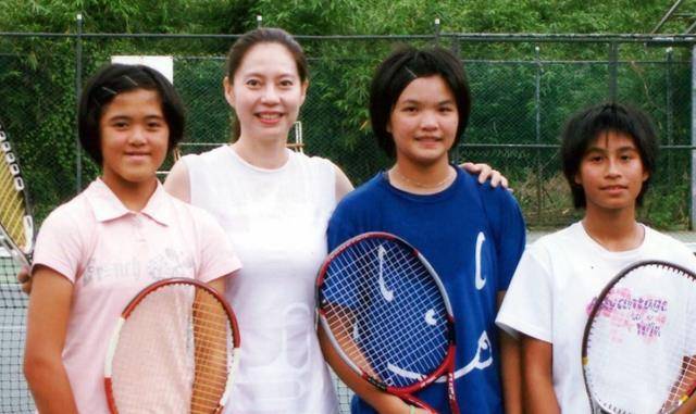 1982年胡娜赛前玩失踪,成中国首位体坛叛徒,51岁回国捞金一场空