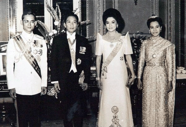 夫妻二人贪了国家50亿,被发现后逃到美国,回国后却成为"英雄"