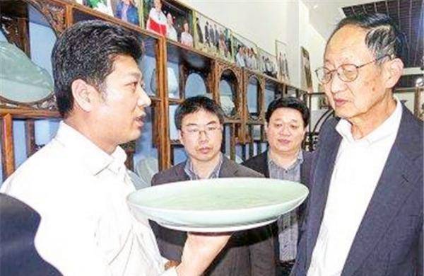 崔琦:12岁走出农村,到美国获得"诺奖",为何晚年后悔了