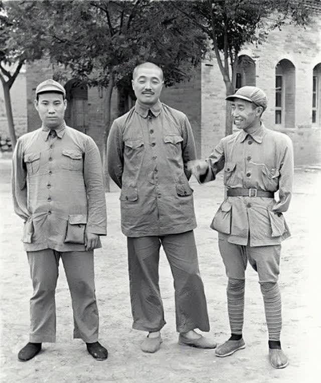 职务比老首长高,授衔时人家是上将,他只是中将_彭绍辉_张震_级别