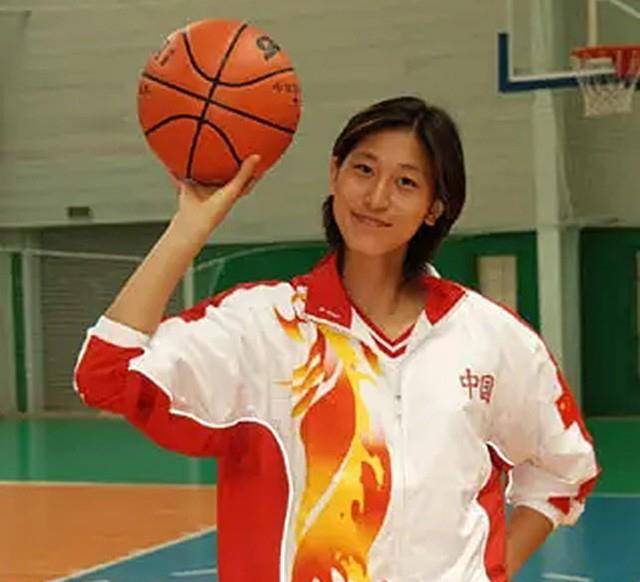 曾与王治郅传绯闻的隋菲菲,退役后出任教练,至今单身未婚