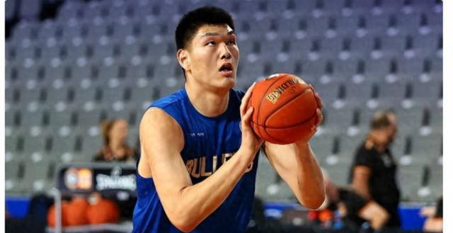 刘传兴正式加盟香港金牛,广东成功续约周琦,山东新主帅待揭晓