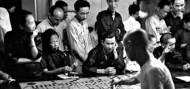 滩的"皇帝",被勒索时说了3个字,黑帮堂主脑袋落地_杜月笙_三合会_赌场